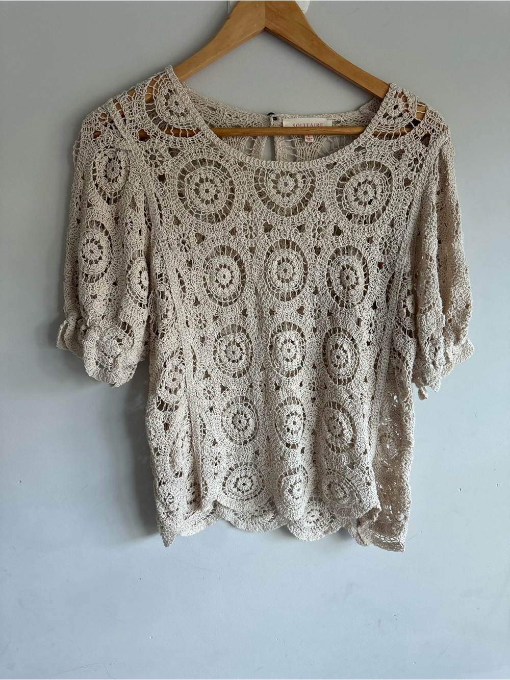 Solitaire Crochet Circle Lace Short Sleeve Top - Cream